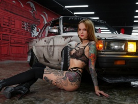 Inked babe and custom car (click to view)