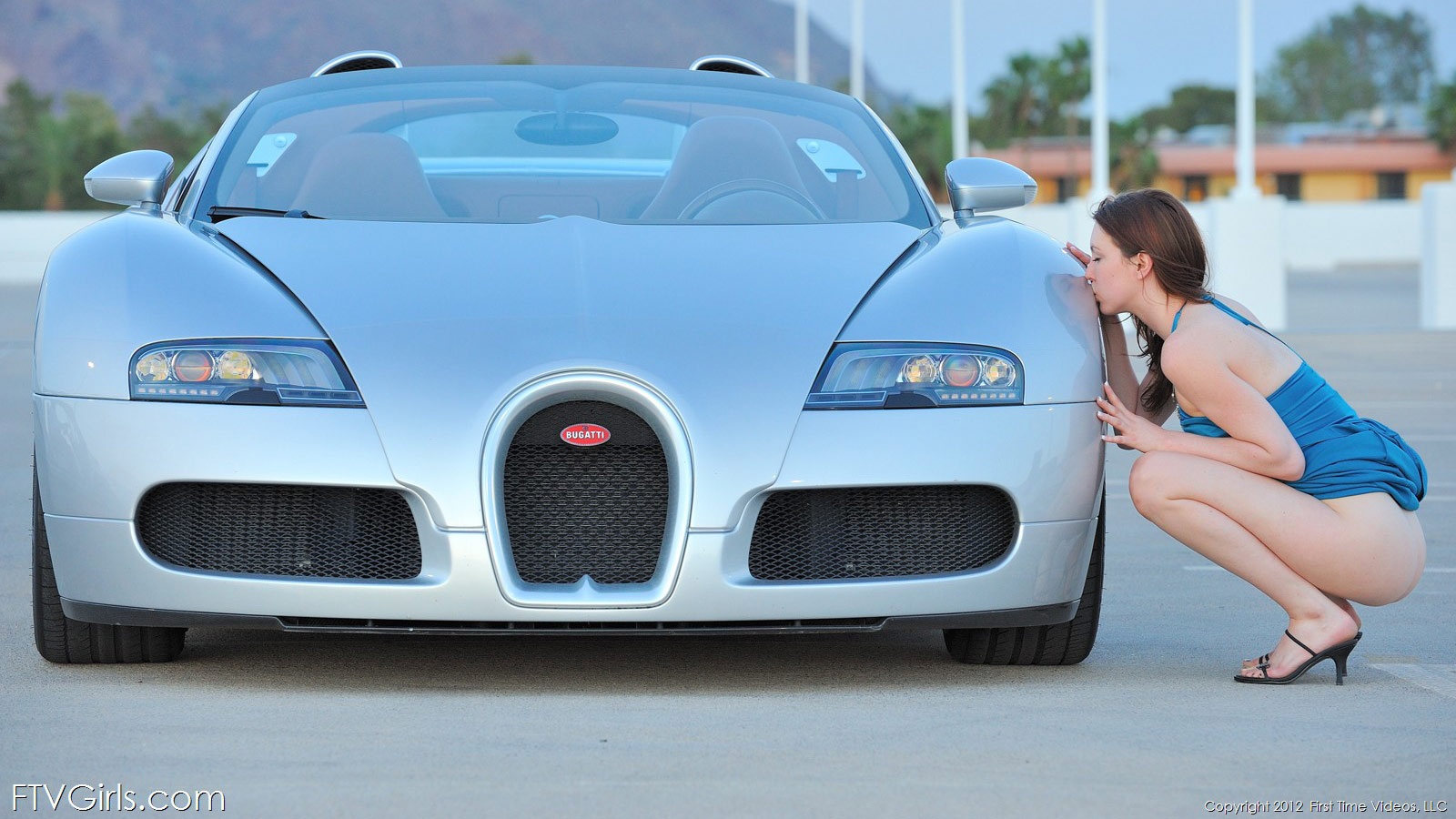 Bugatti Veyron And Naked Blonde Beauty With A Perfect Round Ass Kissing The Supercar Hd 2755