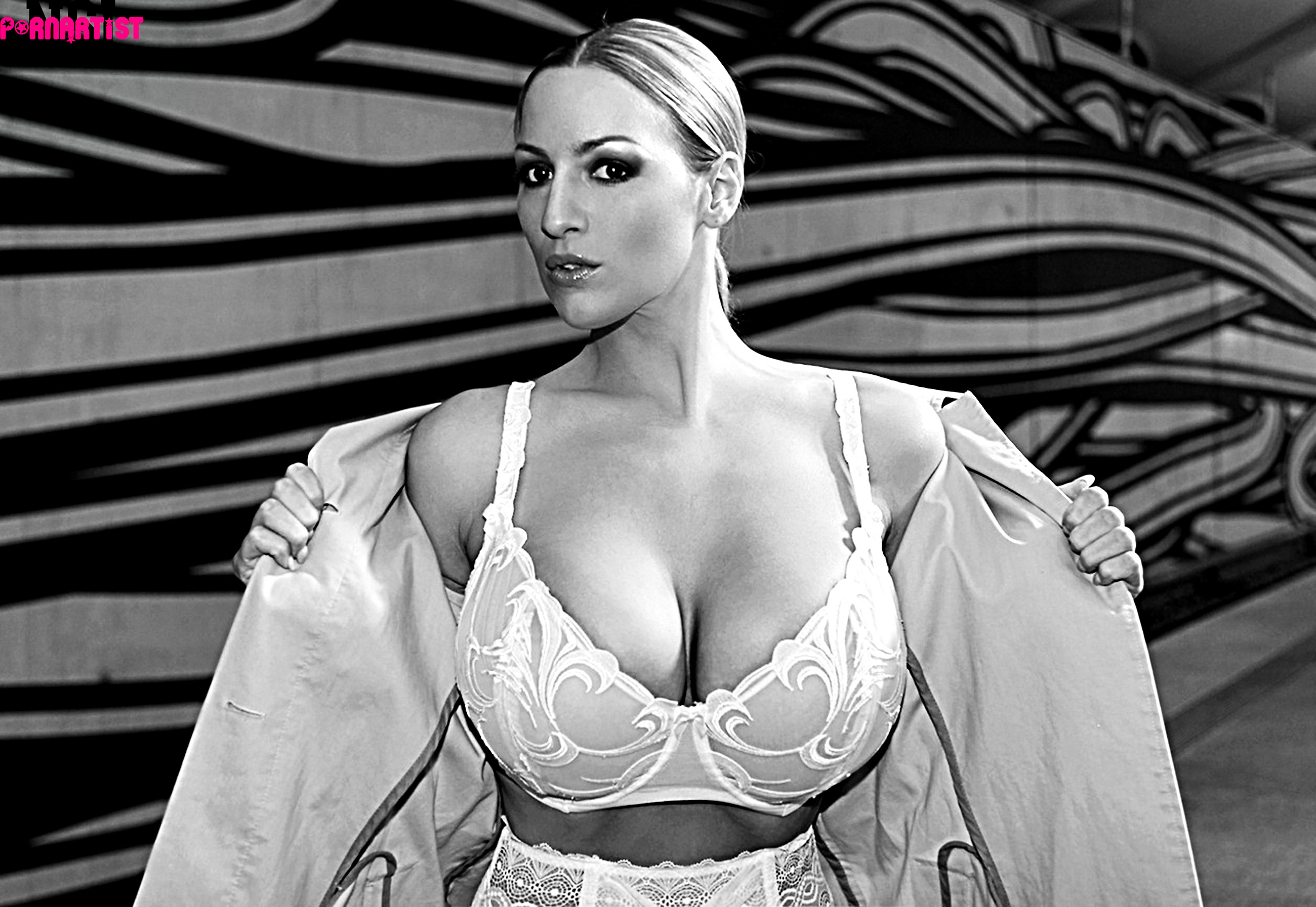 Black And White Big Tits - Jordan Carver busty big tits babe showing her bra in a black ...